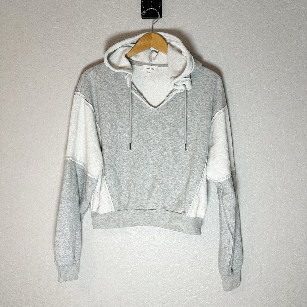 BOHME Women's Medium Light Grey‎ And White Hoodie Pullover Cropped